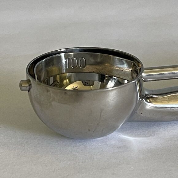 Vollrath Stainless Steel Round 3/8 Oz. #100 47161 Squeeze Disher Ice Cream Scoop - Picture 4 of 5